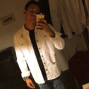 Meet your Posher, Camilo angel